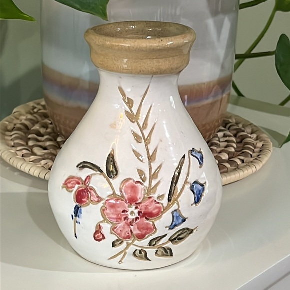 VINTAGE HAND THROWN POTTERY SMALL VASE O’NEILL WATERFORD MADE IN IRELAND - Picture 9 of 9